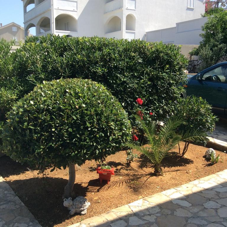 Island Of Pag Holiday Apartments Bagian luar foto