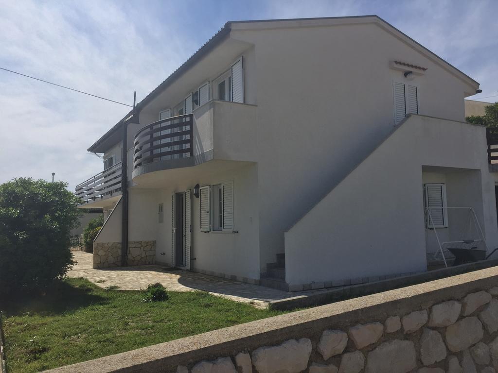 Island Of Pag Holiday Apartments Bagian luar foto