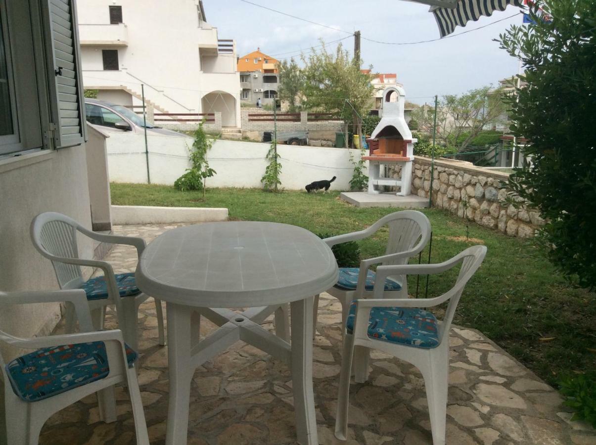 Island Of Pag Holiday Apartments Bagian luar foto