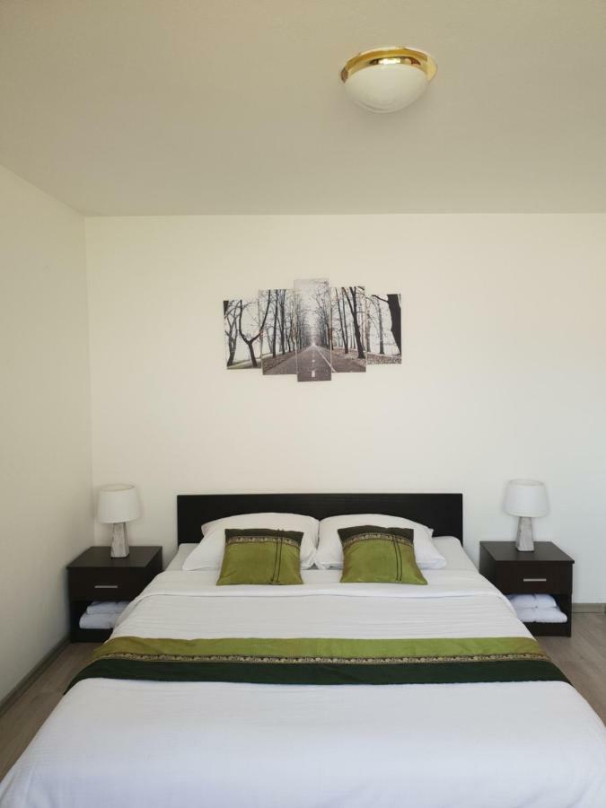 Island Of Pag Holiday Apartments Bagian luar foto