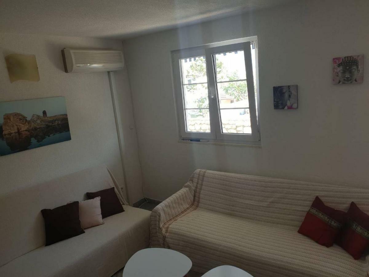 Island Of Pag Holiday Apartments Bagian luar foto