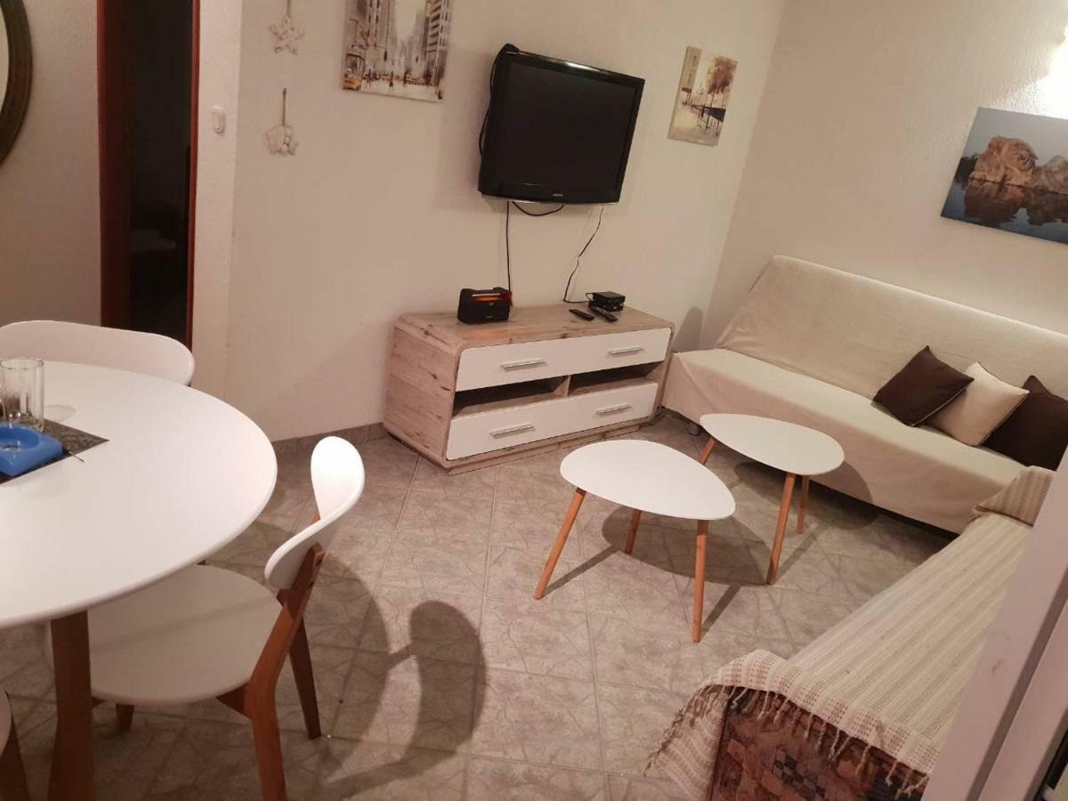 Island Of Pag Holiday Apartments Bagian luar foto